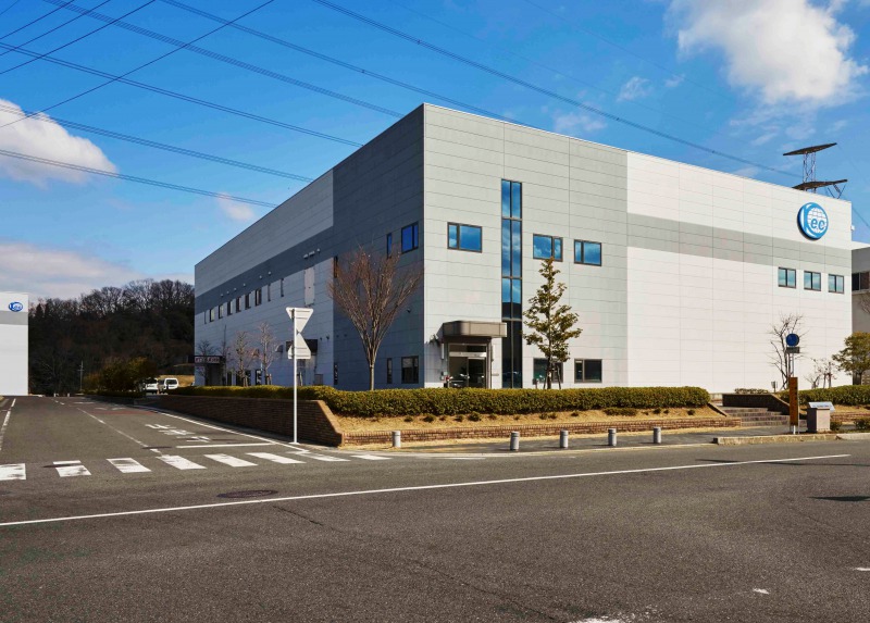 （左）京都府 一般社団法人　KEC関西電子工業振興センター－けいはんな試験センター