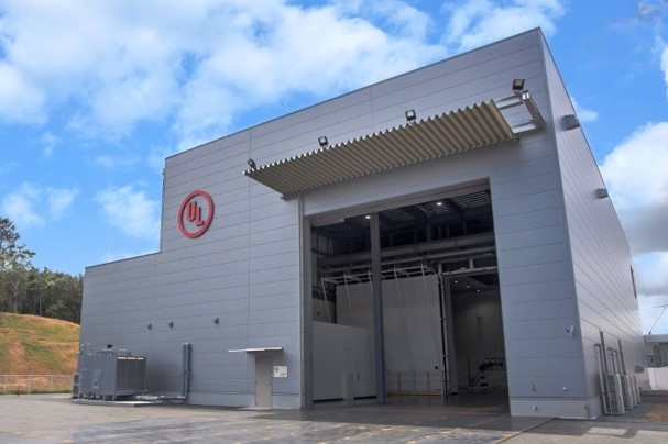（左）三重県 株式会社UL Japan－大型モビリティ試験棟